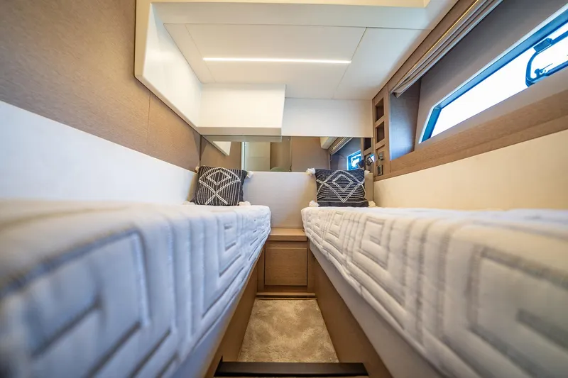 Aura Yacht Photos Pics 