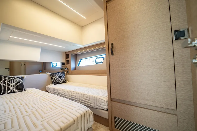 Aura Yacht Photos Pics 