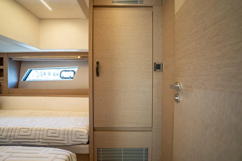 Aura Yacht Photos Pics 