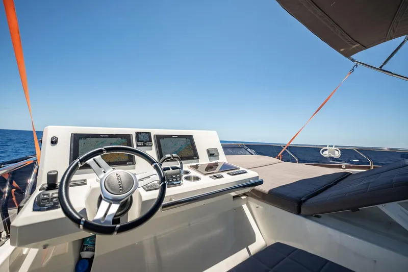 Aura Yacht Photos Pics 