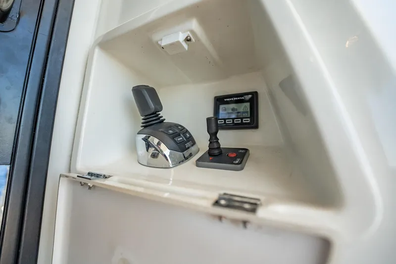 Aura Yacht Photos Pics 