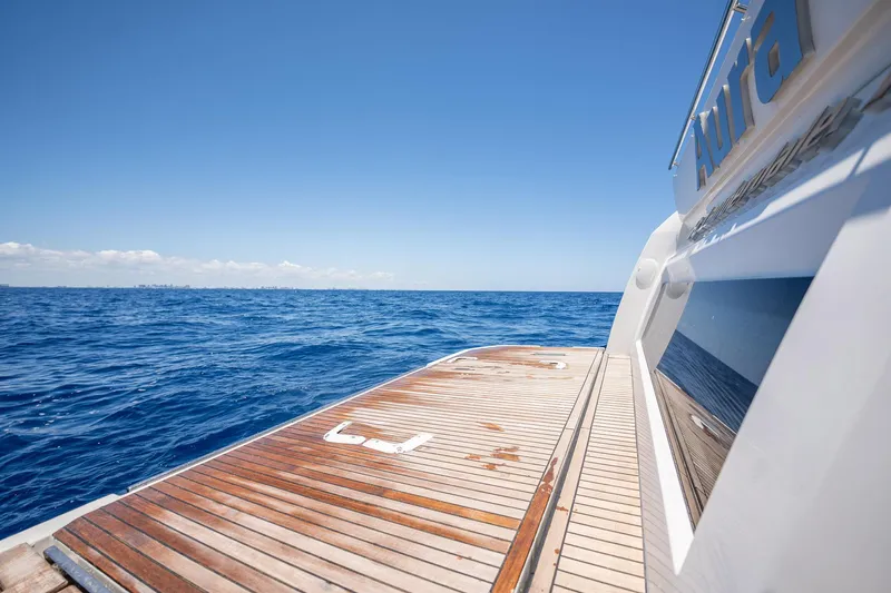 Aura Yacht Photos Pics 