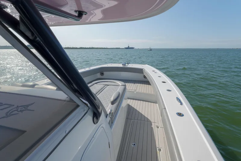 Outnumbered Yacht Photos Pics Freeman 37 Outnumbered- Bow