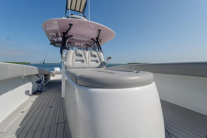 Outnumbered Yacht Photos Pics Freeman 37 Outnumbered- Bow Seating