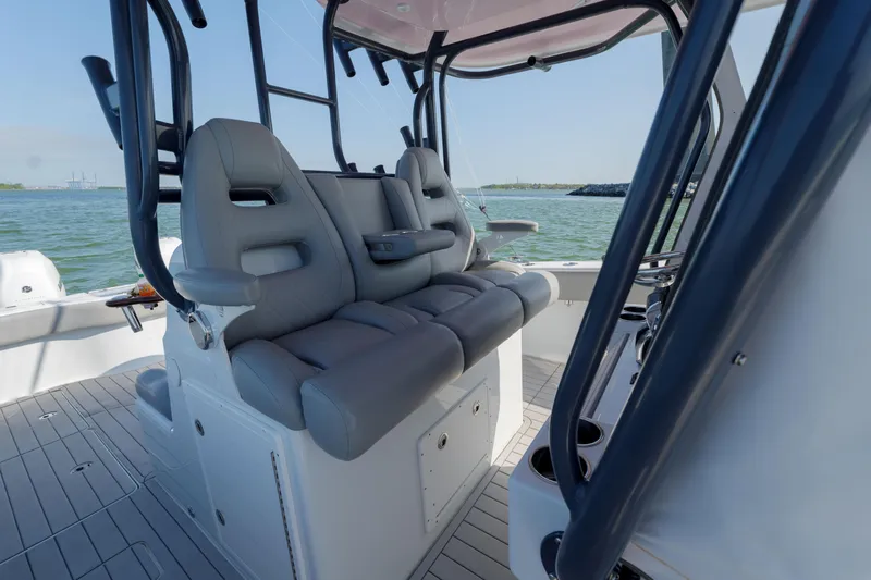 Outnumbered Yacht Photos Pics Freeman 37 Outnumbered-  Helm Seating