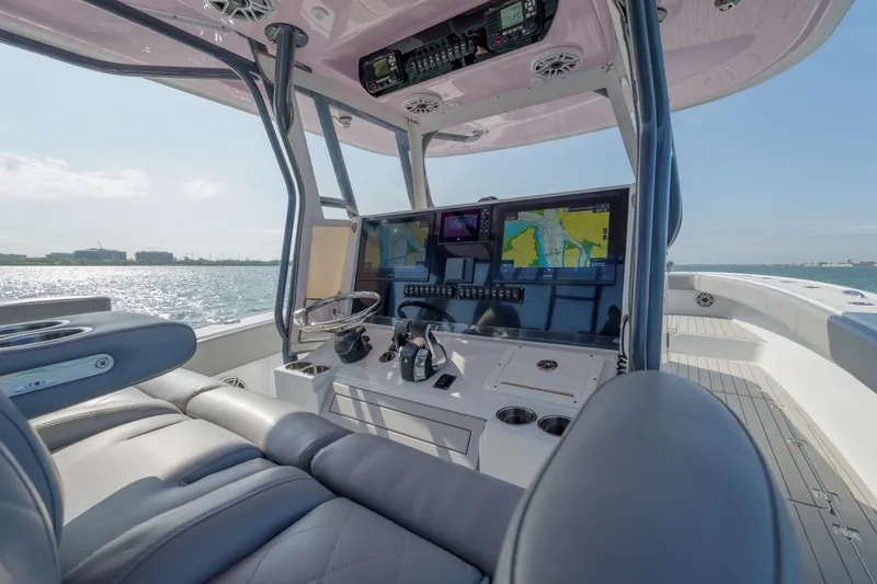 Outnumbered Yacht Photos Pics Freeman 37 Outnumbered-  Helm Seating