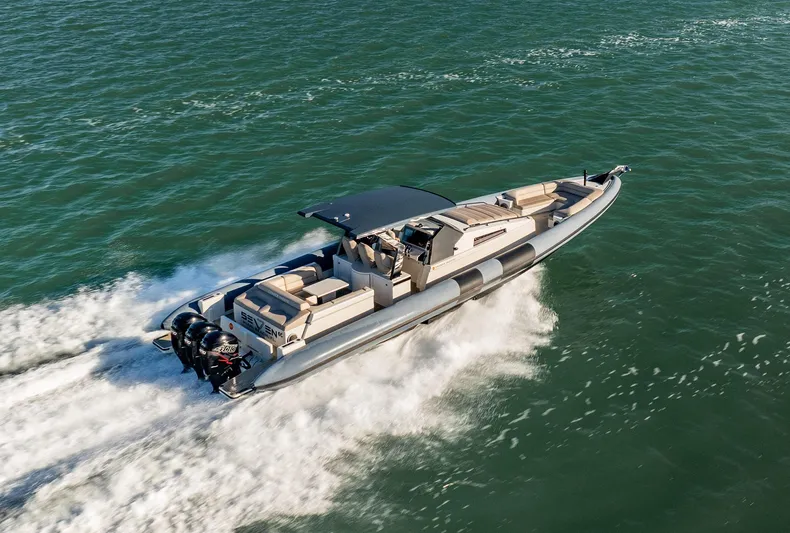 Se7en Yacht Photos Pics 