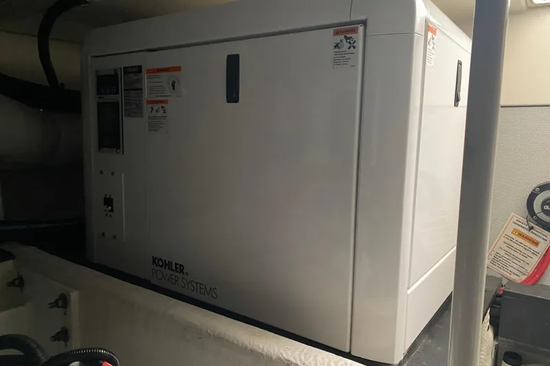 Gettsea Yacht Photos Pics Kohler power system in 2008 Silverton 45 Convertible yacht engine room.