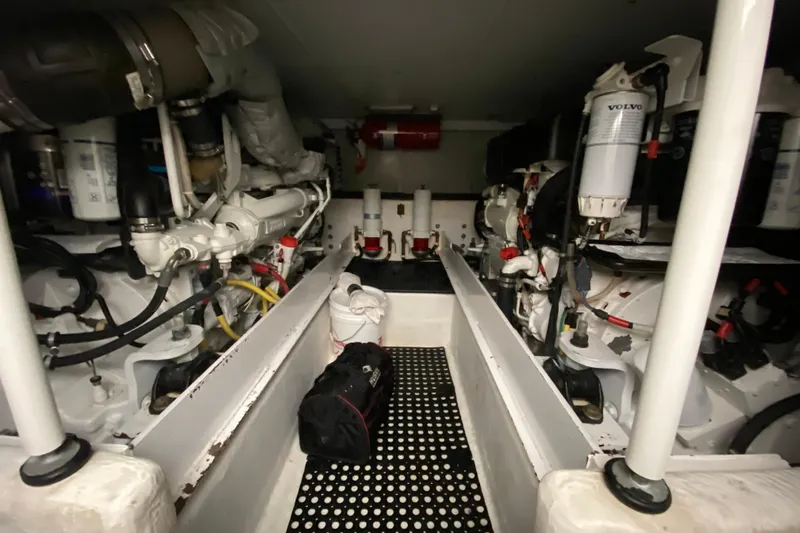 Gettsea Yacht Photos Pics Engine room of 2008 Silverton 45 Convertible yacht, featuring Volvo components and organized layout.
