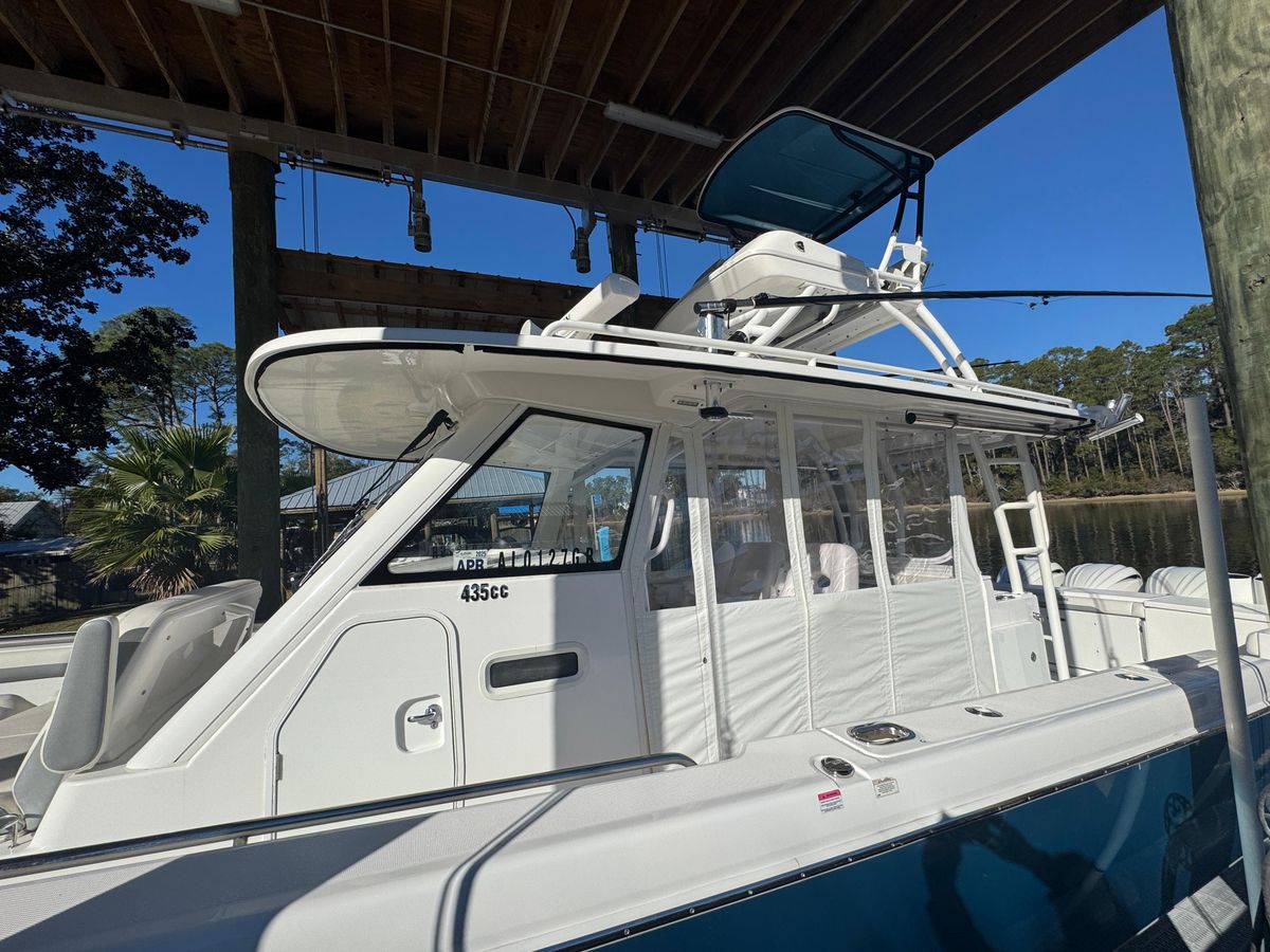 2016 Everglades 43 