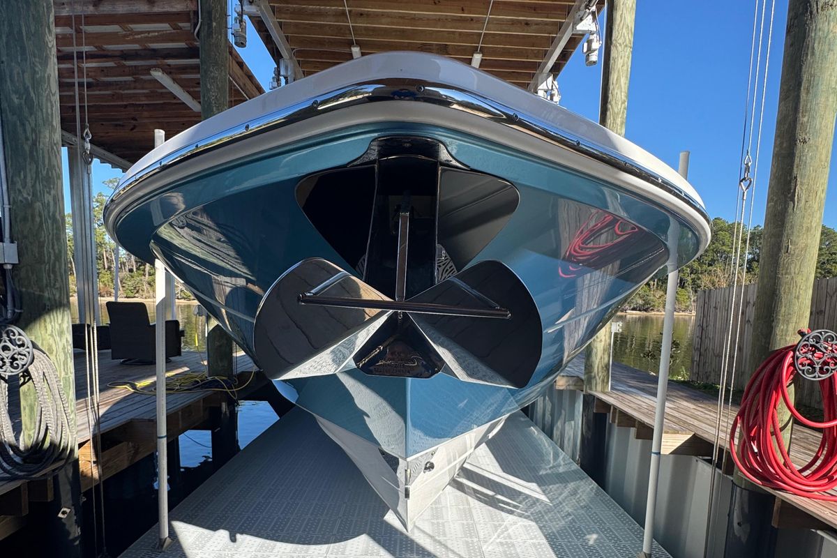2016 Everglades 43 
