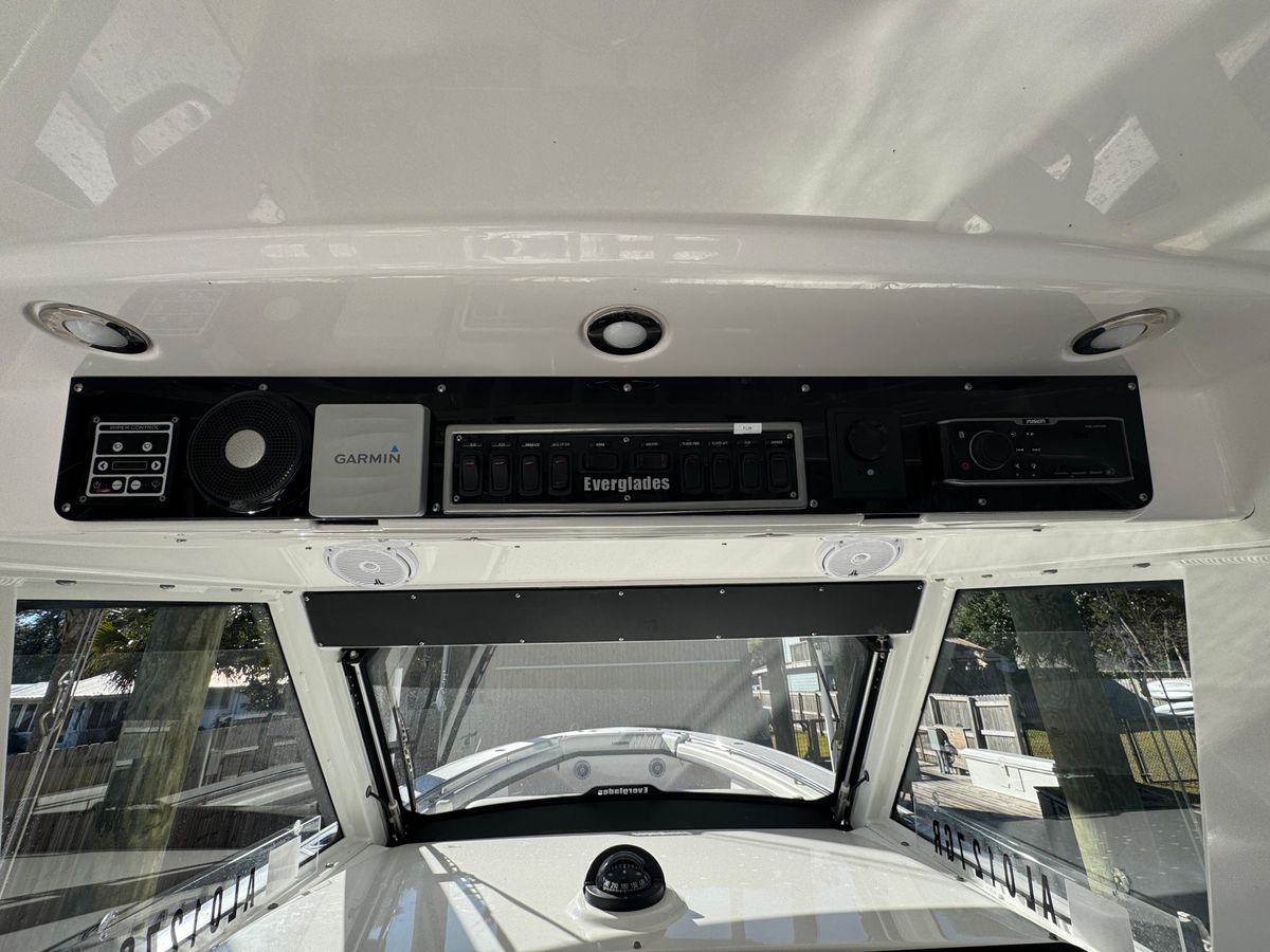 2016 Everglades 43 