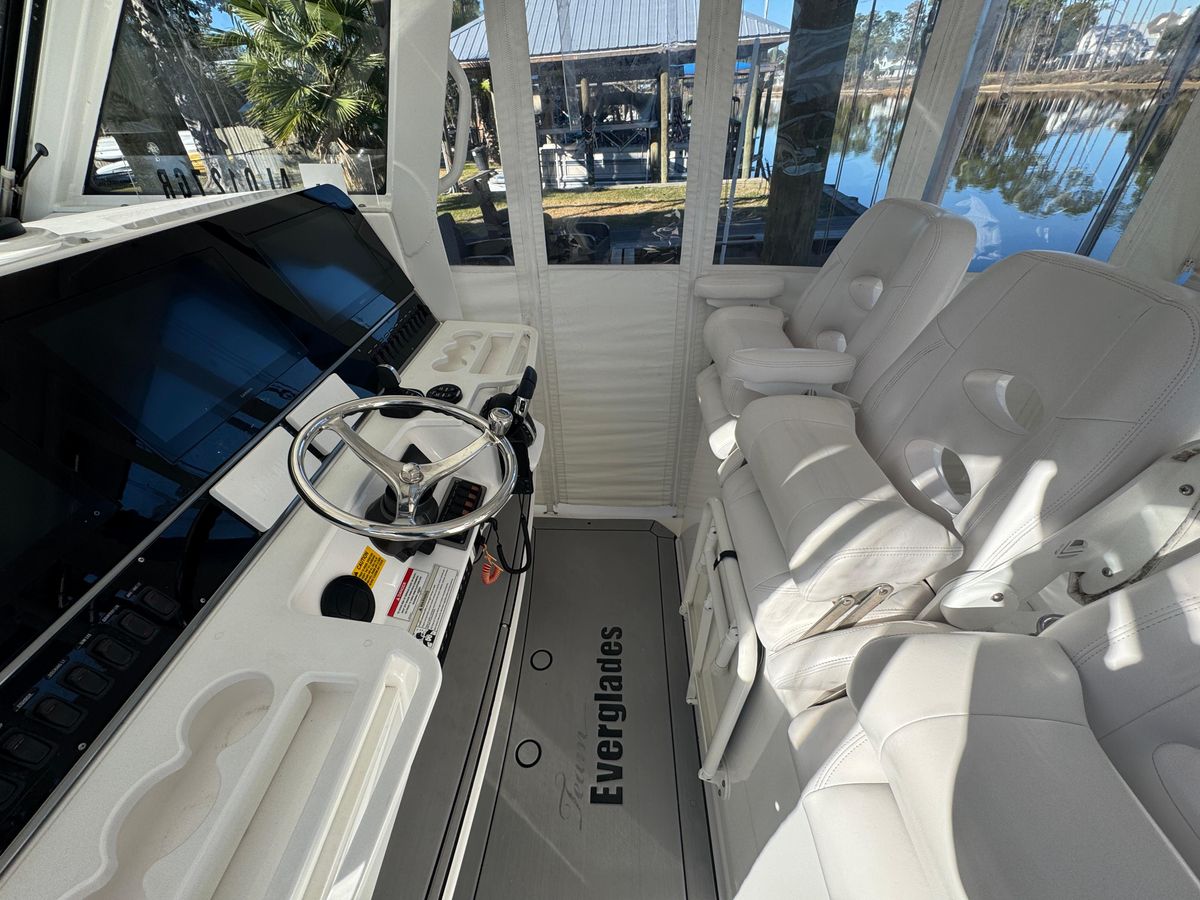 2016 Everglades 43 
