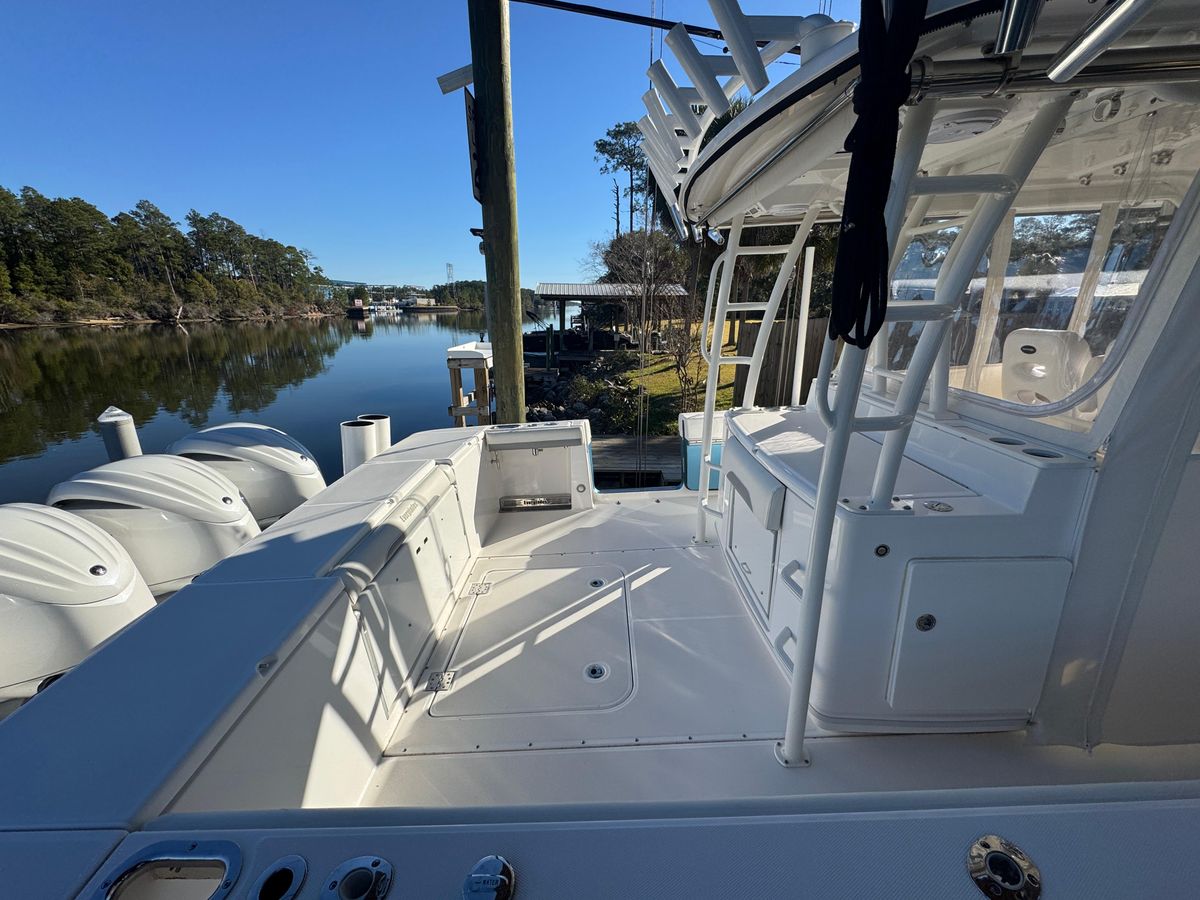 2016 Everglades 43 