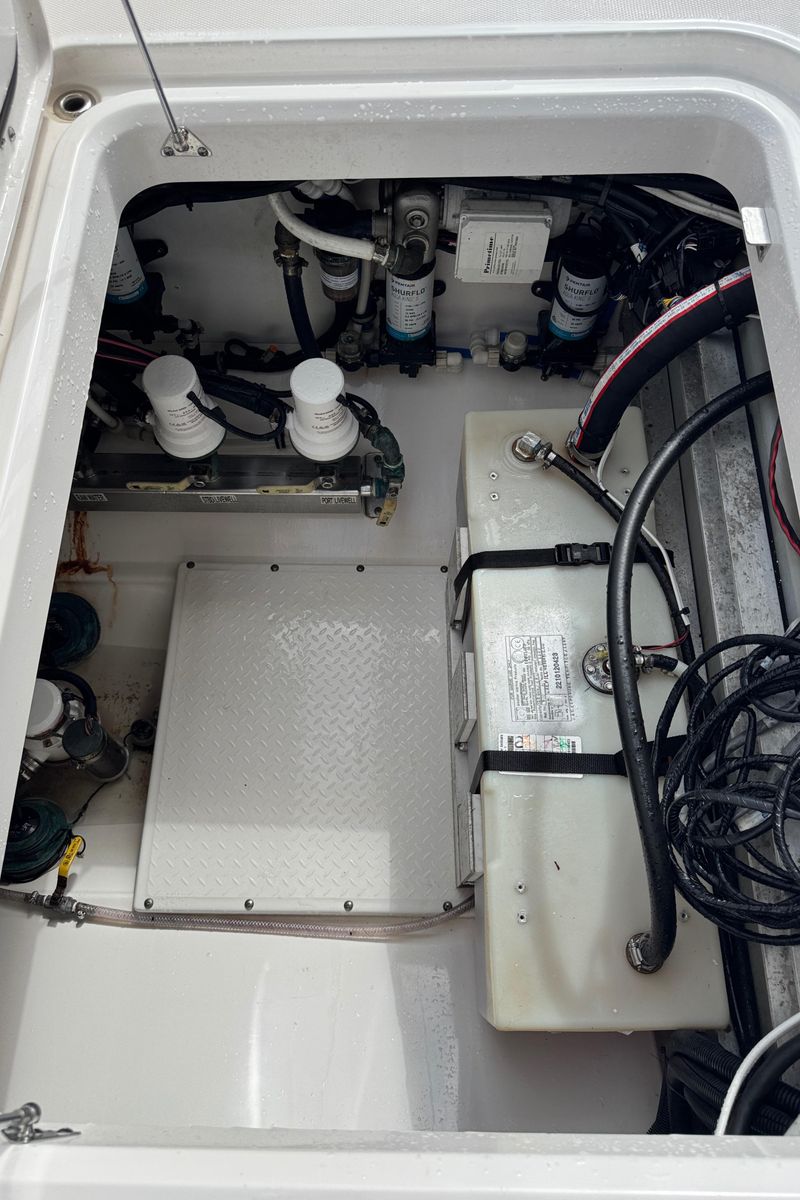 2016 Everglades 43 
