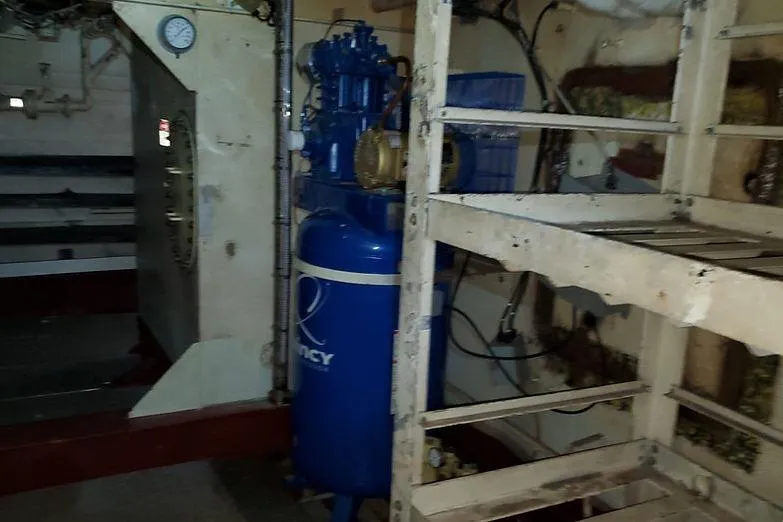  Yacht Photos Pics Interior of 1970 COMMERICAL BOAT LCU-135, featuring machinery and equipment.