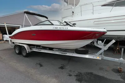 Sea Ray SPX 210