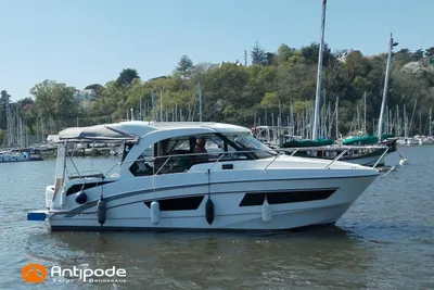 2022 Beneteau Antares 9 OB