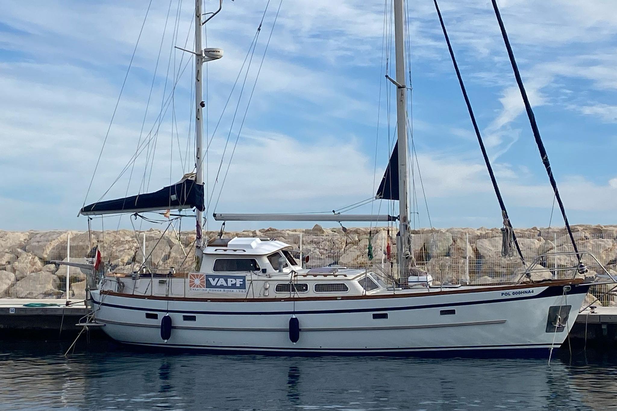 1982 Cheoy Lee 43 MS