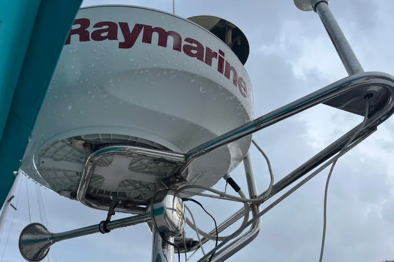  Yacht Photos Pics Radar equipment on a 2004 PDQ Passage Maker, featuring Raymarine technology.