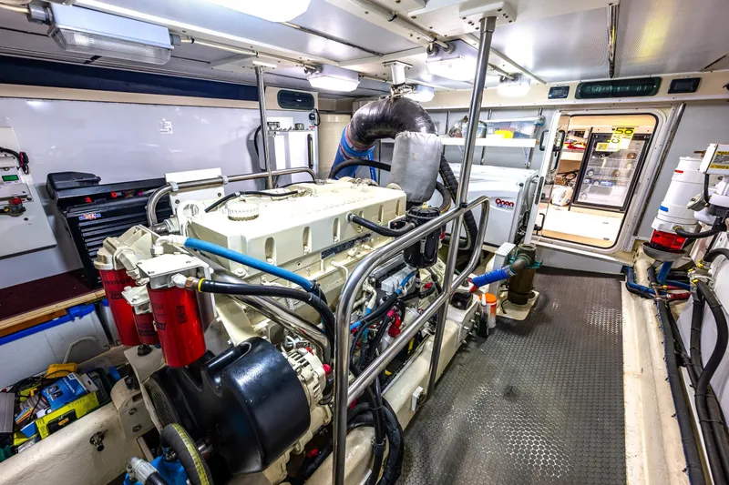 Speakeasy Yacht Photos Pics 