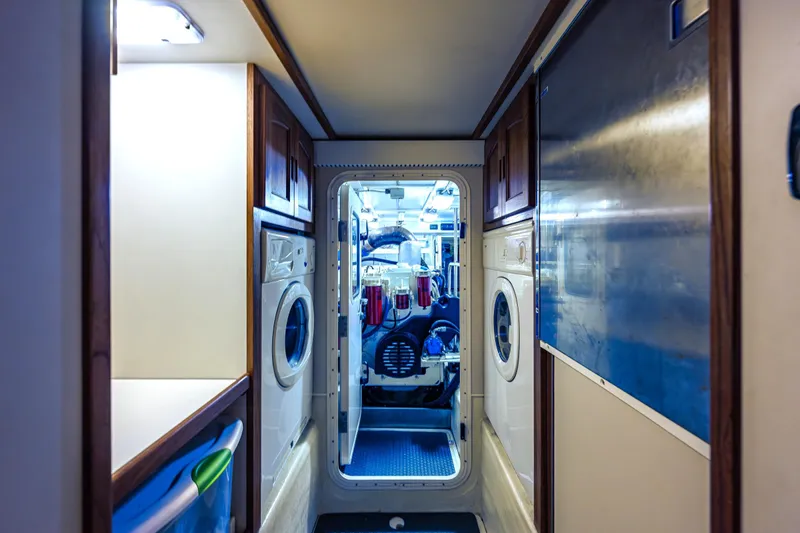 Speakeasy Yacht Photos Pics 