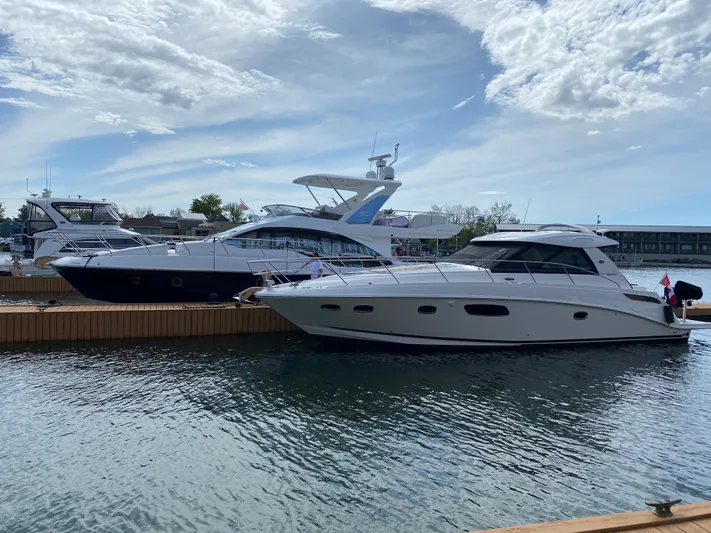 Sand Bar Yacht Photos Pics 