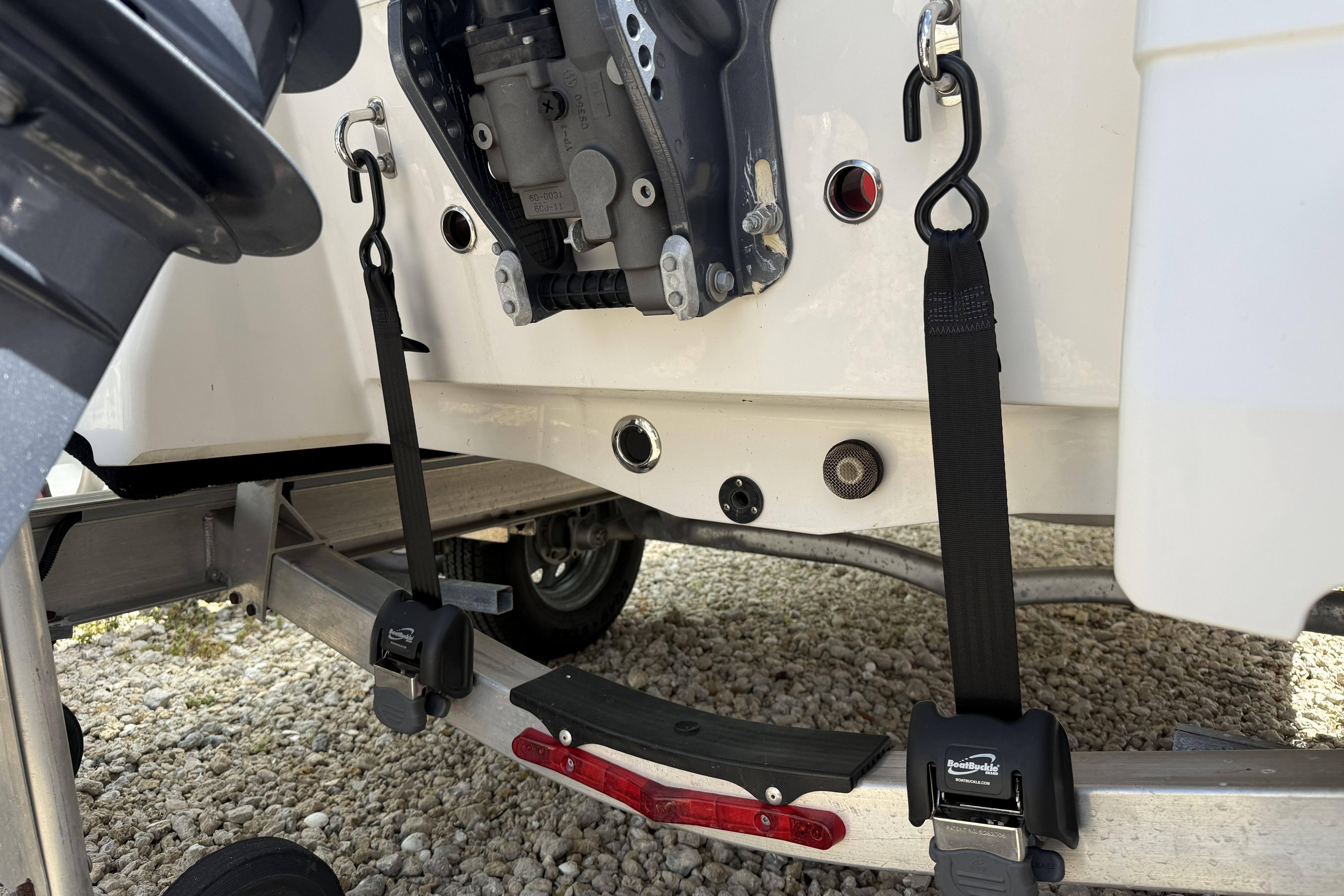 2017 Robalo R160 Center Console - Image 7