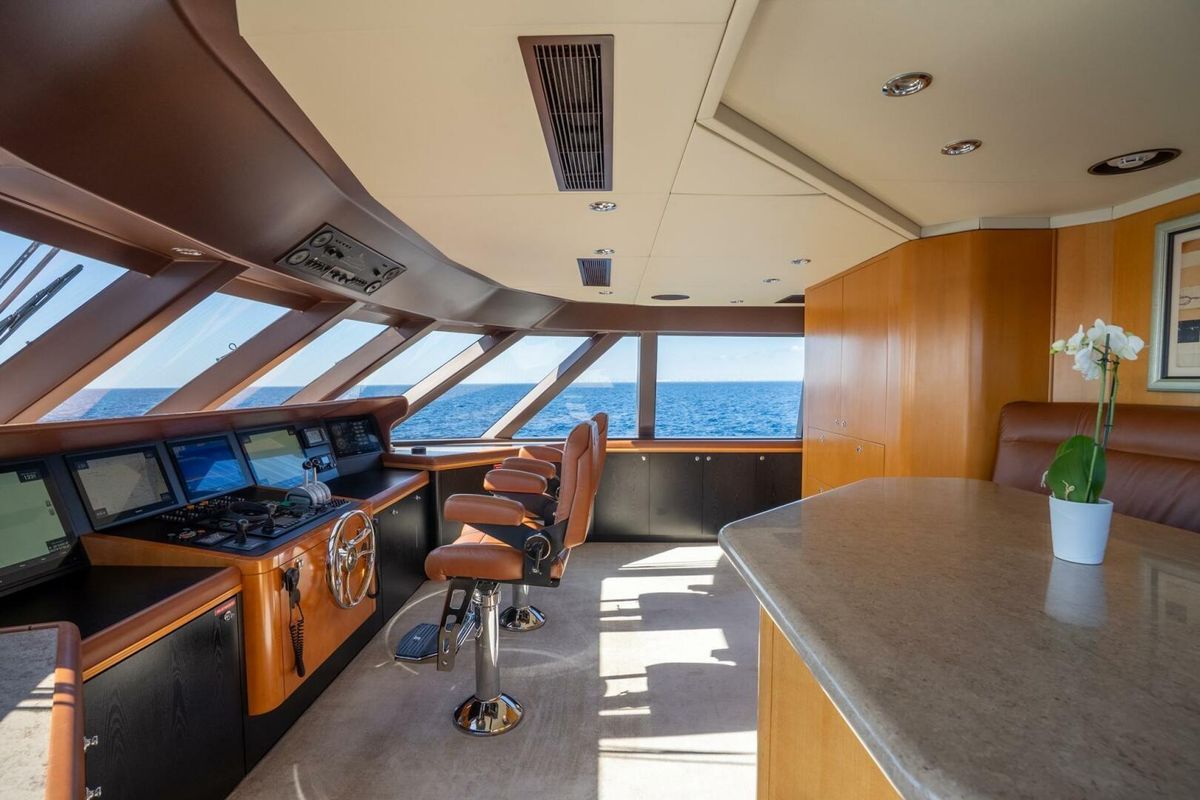 2001 Delta Marine 124 