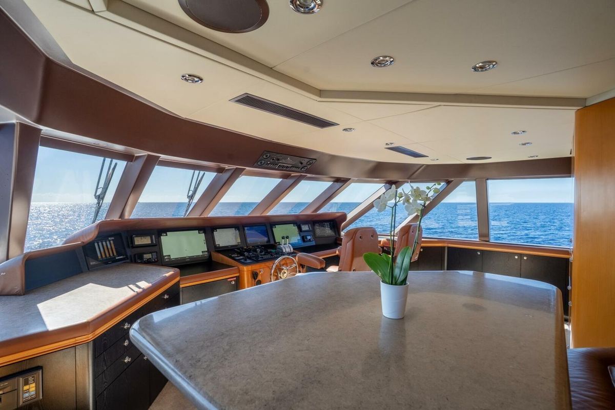 2001 Delta Marine 124 