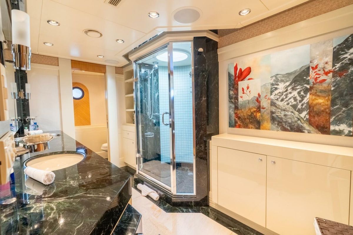 2001 Delta Marine 124 