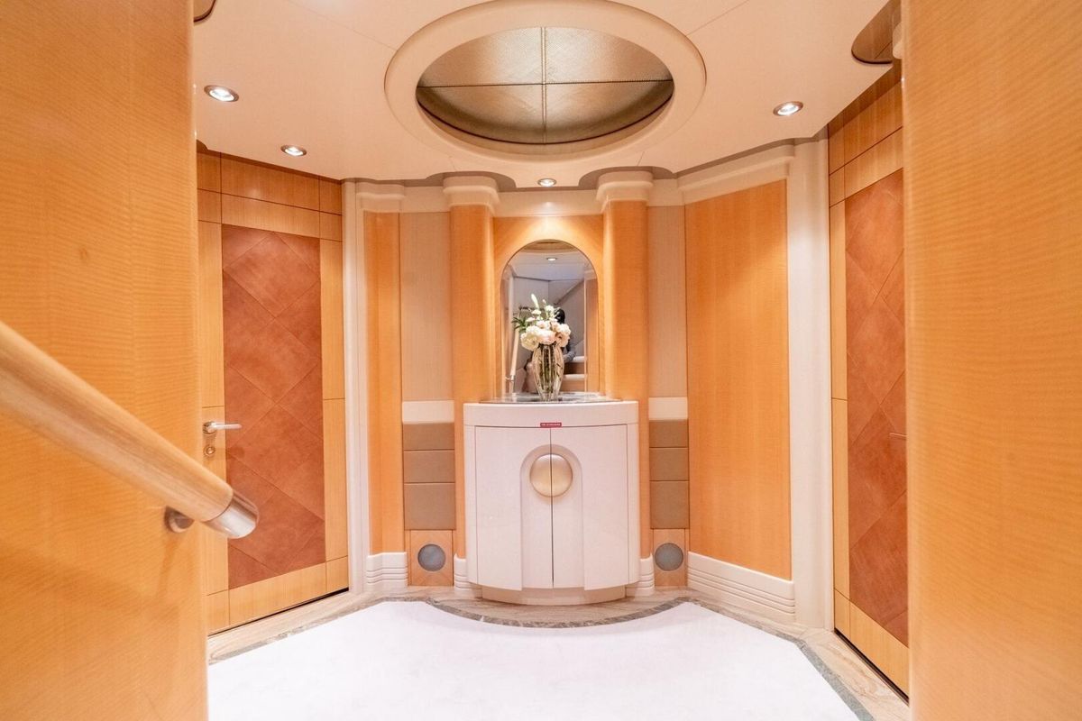 2001 Delta Marine 124 