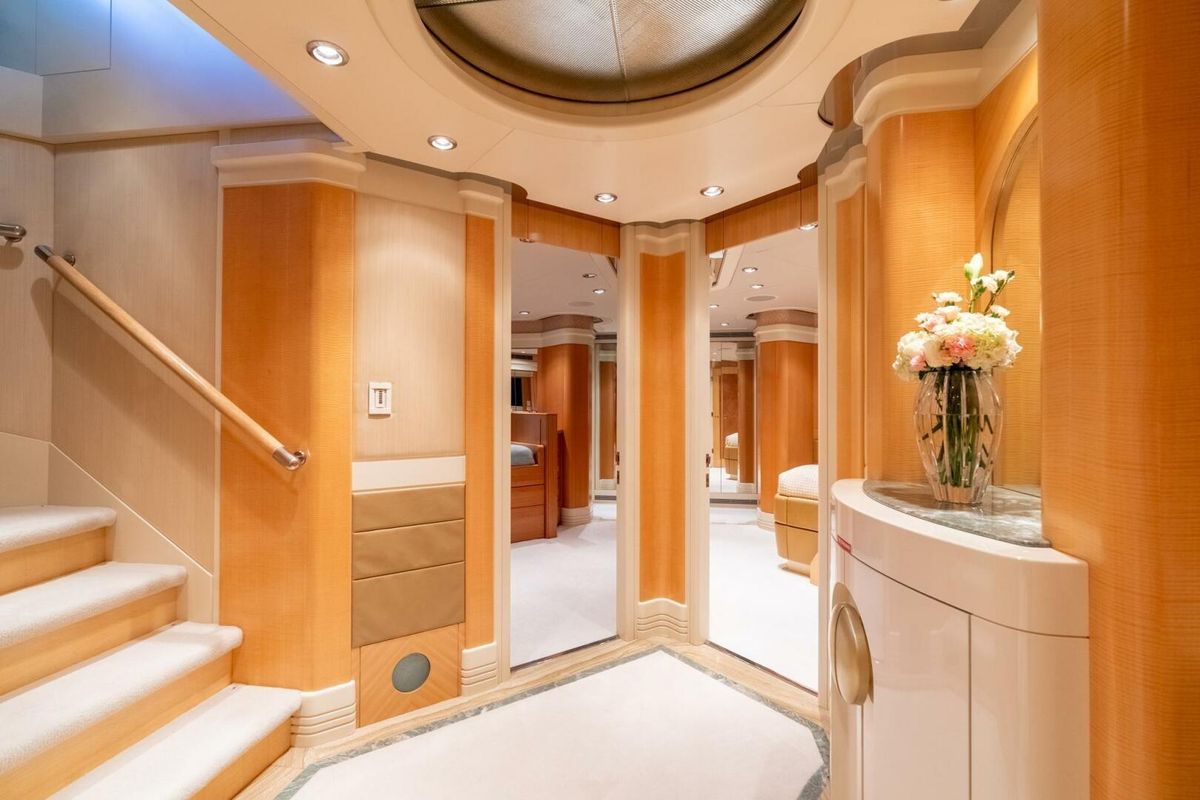 2001 Delta Marine 124 