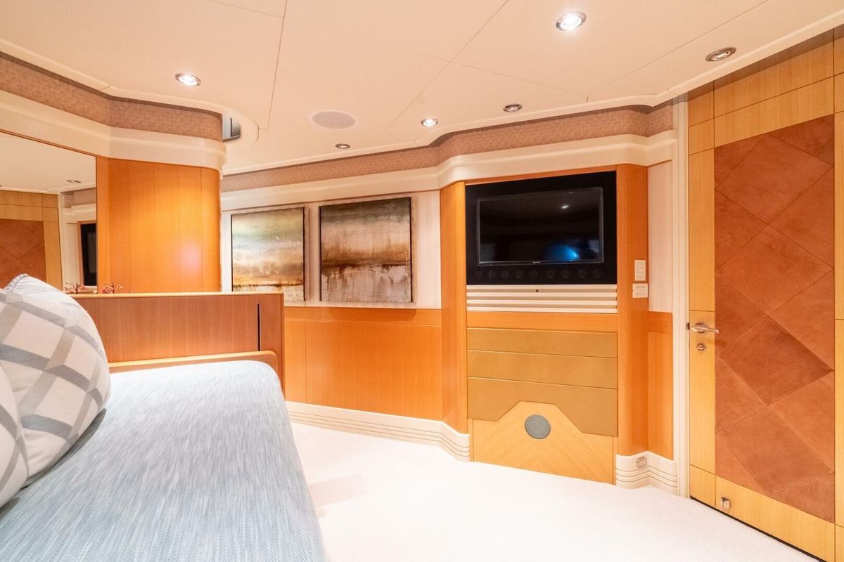 2001 Delta Marine 124 