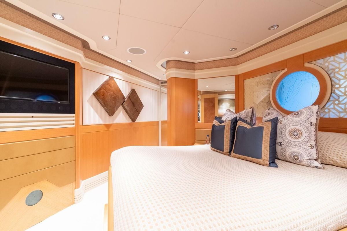 2001 Delta Marine 124 