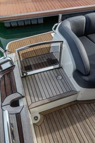 Stingray Yacht Photos Pics 