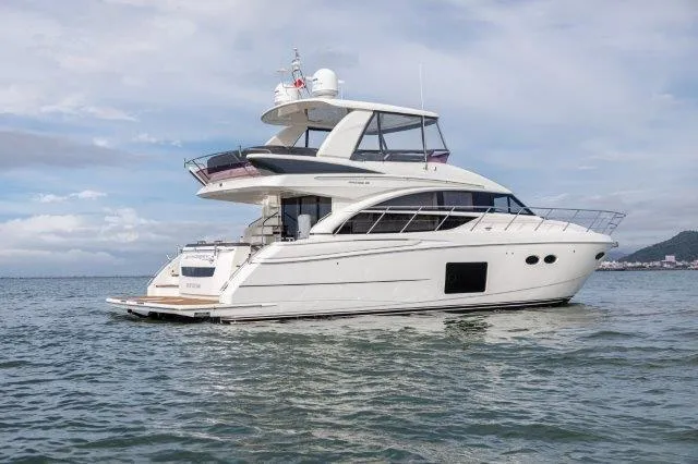 Stingray Yacht Photos Pics 