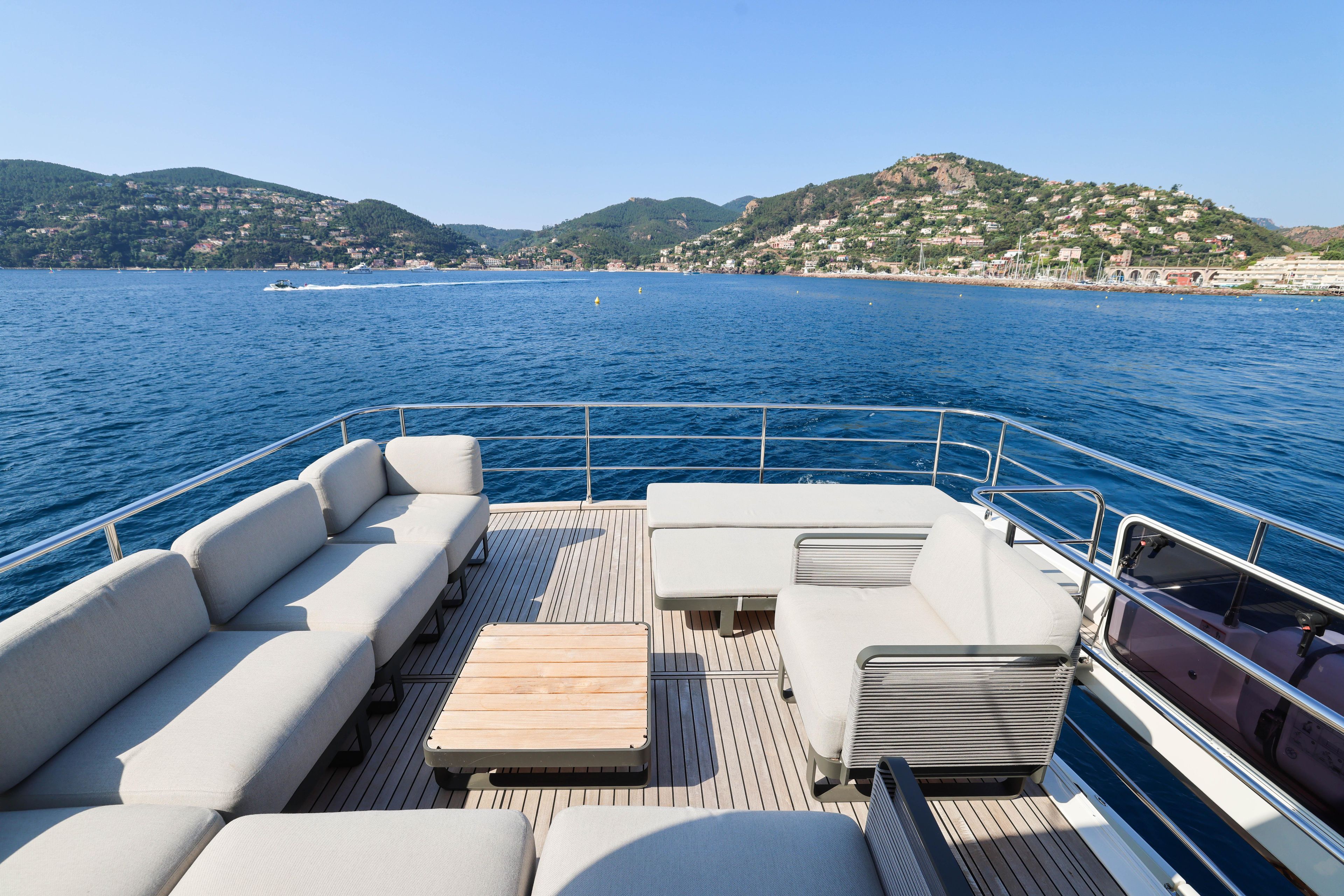 Yacht