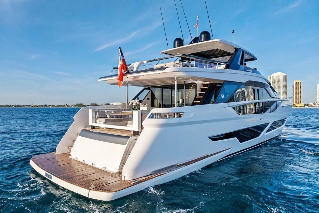 2023 Ferretti Yachts 88 