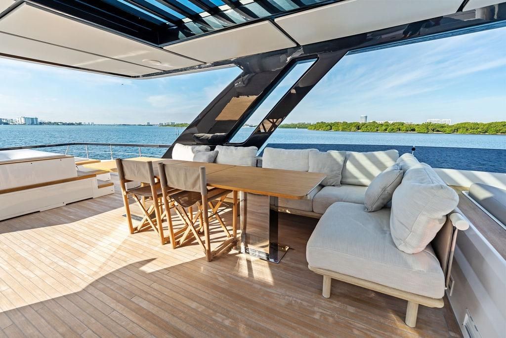 2023 Ferretti Yachts 88 