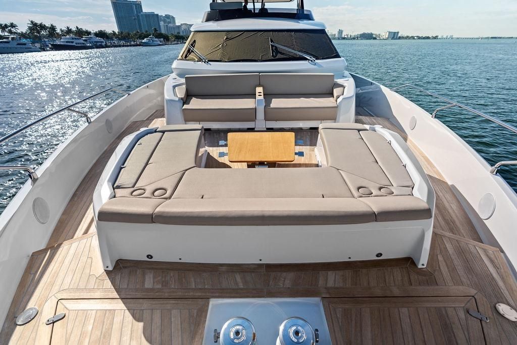 2023 Ferretti Yachts 88 