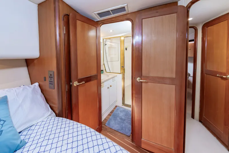 Green Eyes Yacht Photos Pics 