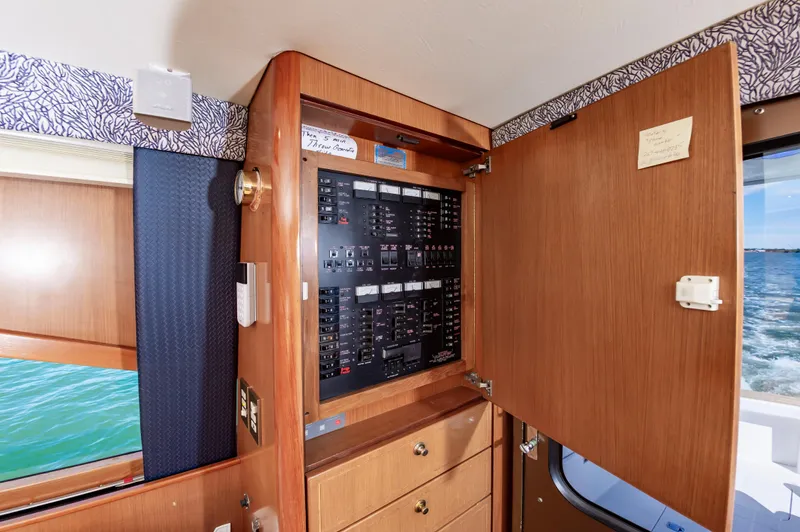 Green Eyes Yacht Photos Pics 