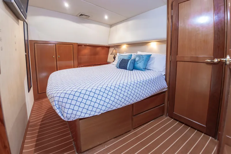 Green Eyes Yacht Photos Pics 