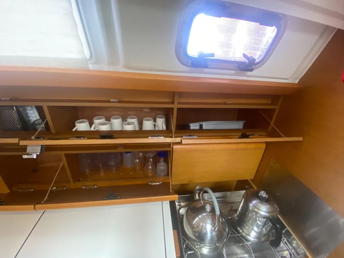 Layover Yacht Photos Pics 