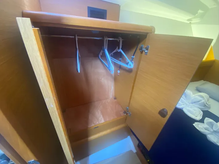 Layover Yacht Photos Pics 