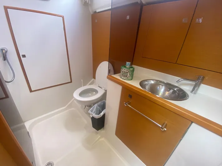 Layover Yacht Photos Pics 