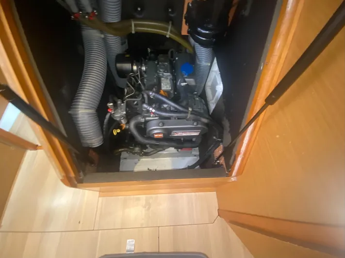 Layover Yacht Photos Pics 