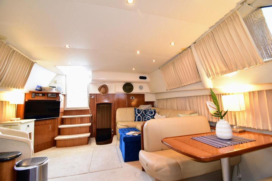 2006 Carver 41 Cockpit Motor Yacht