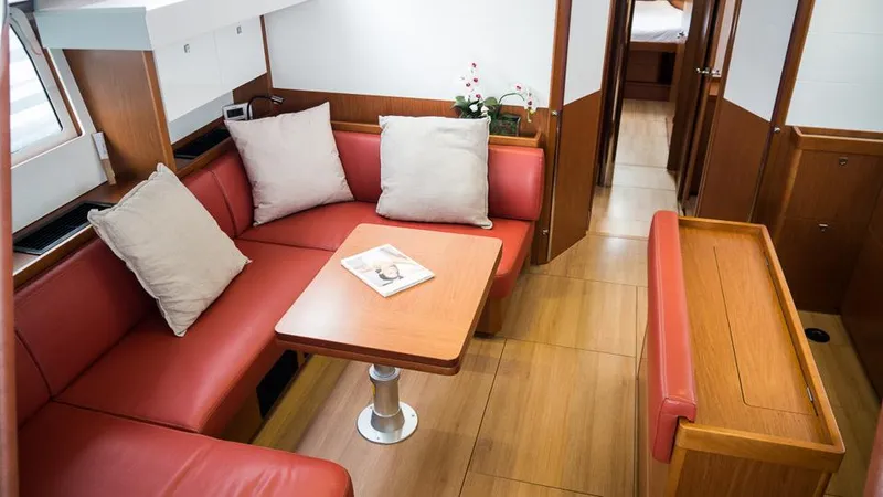 Splash Yacht Photos Pics 